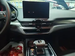 2023 Hongqi E-QM5, чёрный — фото 13