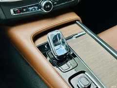 2024 Volvo S90 B5 Zhiyuan Luxury, чёрный — фото 9