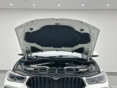 2022 BMW X6 modified xDrive40i exclusive M sports package, белый — фото 29