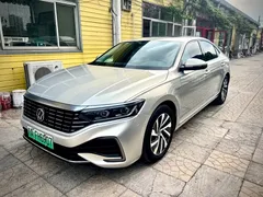 2022 Volkswagen Passat 430PHEV Luxury — фото 1