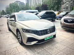 2022 Volkswagen Passat 430PHEV Luxury — фото 3