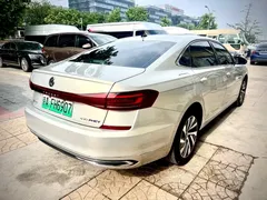 2022 Volkswagen Passat 430PHEV Luxury — фото 5
