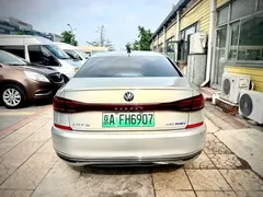 2022 Volkswagen Passat 430PHEV Luxury — фото 6