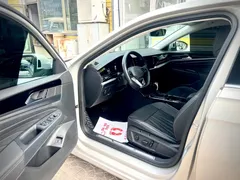 2022 Volkswagen Passat 430PHEV Luxury — фото 9