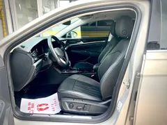 2022 Volkswagen Passat 430PHEV Luxury — фото 10