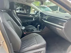 2022 Volkswagen Passat 430PHEV Luxury — фото 22