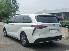 2021 Toyota Sienna 2.5L Hybrid Premium — фото 6