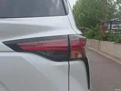 2021 Toyota Sienna 2.5L Hybrid Premium — фото 10