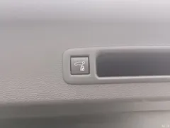 2021 Toyota Sienna 2.5L Hybrid Premium — фото 12