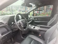2021 Toyota Sienna 2.5L Hybrid Premium — фото 15