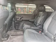 2021 Toyota Sienna 2.5L Hybrid Premium — фото 17