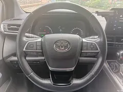 2021 Toyota Sienna 2.5L Hybrid Premium — фото 24