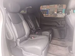 2021 Toyota Sienna 2.5L Hybrid Premium — фото 31