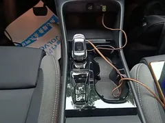 2023 Volvo XC40 Luxury, белый — фото 14