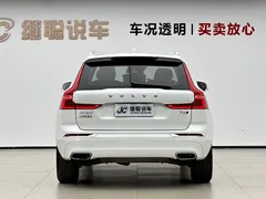 2021 Volvo XC60 T5 4WD Luxury, белый — фото 4