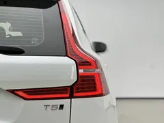2021 Volvo XC60 T5 4WD Luxury, белый — фото 6