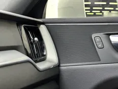 2021 Volvo XC60 T5 4WD Luxury, белый — фото 9