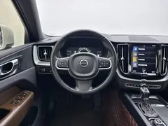 2021 Volvo XC60 T5 4WD Luxury, белый — фото 12