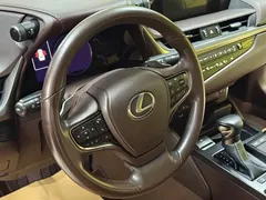 2021 Lexus ES 200 Excellence — фото 13