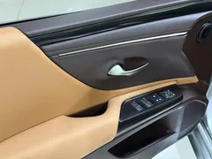 2021 Lexus ES 200 Excellence — фото 14