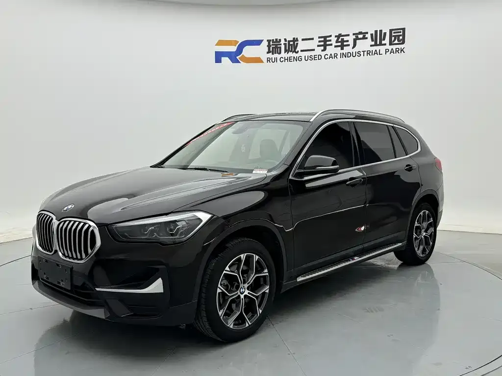 2021 BMW X1 Leading