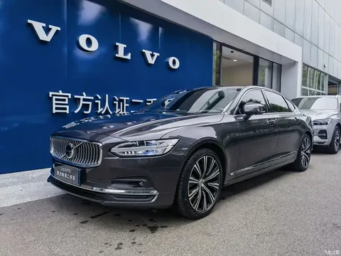 2022 Volvo S90 B5 Luxury