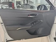 2023 Toyota Avalon 2.0L Luxury — фото 5