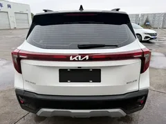 2023 Kia Seltos 1.5L CVT Luxury, белый — фото 6