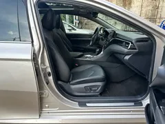 2021 Toyota Camry 2.5G Luxury — фото 8