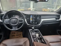 2021 Volvo XC60 T5 4WD Luxury — фото 7