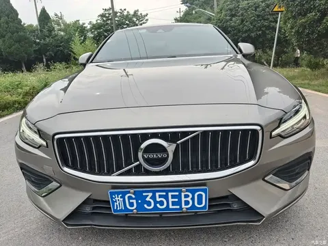 2022 Volvo S60 B4 Zhiyuan Sport