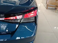 2021 Hyundai Elantra 1.5L CVT GLX Elite, синий — фото 8