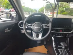 2021 Kia Cerato 1.5L CVT Fashion, белый — фото 11