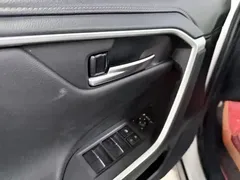 2020 Toyota Wildlander 2.0L CVT 4WD Premium, белый — фото 9