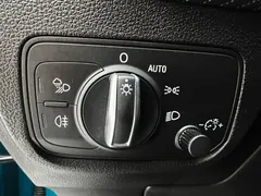 2022 Audi Q2L 35 TFSI Fashion, синий — фото 25