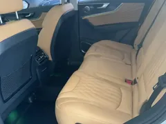 2023 Hongqi HS5 2.0T 4WD Pro — фото 18