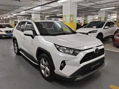 2021 Toyota RAV4 2.0L CVT 2WD PLUS, белый — фото 1