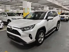 2021 Toyota RAV4 2.0L CVT 2WD PLUS, белый — фото 3