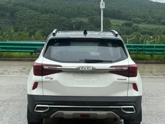 2021 Kia Seltos 1.5L CVT Trend, белый — фото 4
