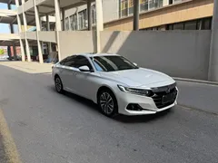 2022 Honda Accord Hybrid 2.0L, белый — фото 3