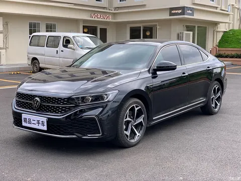 2023 Volkswagen Passat 330TSI Starry Sky Luxury