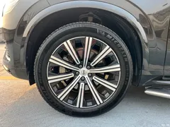 2022 Volvo XC90 B6 Zhiyi Sport 7 seats, чёрный — фото 18