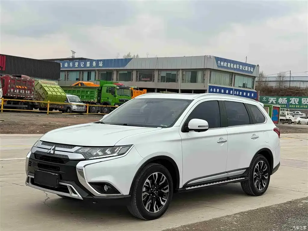 2020 Mitsubishi Outlander 2.4L 4WD 7-seater