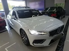 2022 Volvo S60 B4 Luxury, белый — фото 4