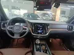 2022 Volvo S60 B4 Luxury, белый — фото 10