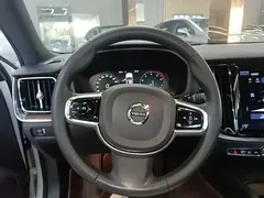 2022 Volvo S60 B4 Luxury, белый — фото 11