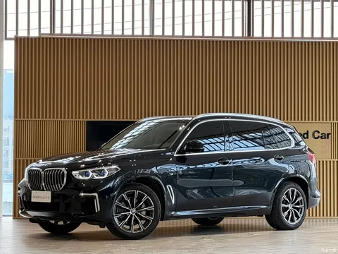 2022 BMW X5 xDrive 30Li exclusive M sports