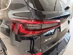 2022 BMW X5 xDrive 30Li exclusive M sports, чёрный — фото 20