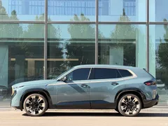 2023 BMW XM Basic Model, зелёный — фото 2