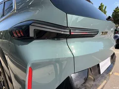 2023 BMW XM Basic Model, зелёный — фото 24